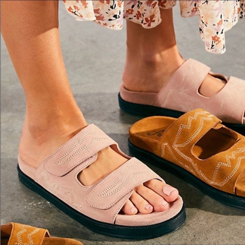 NWOB Free People Rooney Boho Pink Suede Footbed Sandals